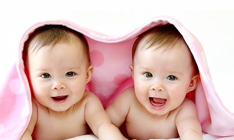 Twin baby Stock Photos - Page 1 : Masterfile